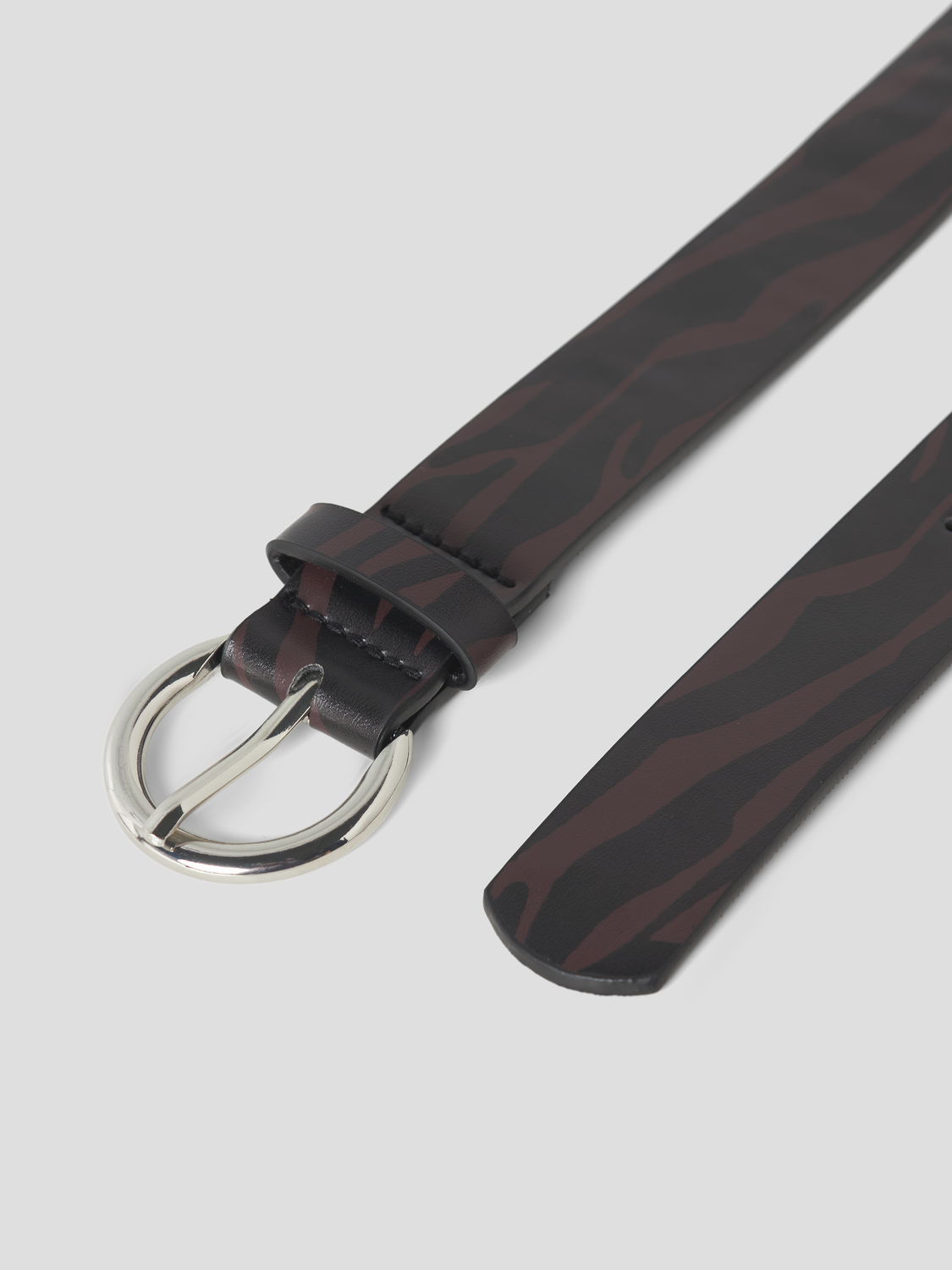 model_shot-front_full